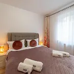 Mohost Sabina - Signature Retreat With Balcony ブラショフ