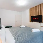 Mohost Sabina - Signature Retreat With Balcony アパート *