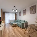 アパート Mohost Sabina - Signature Retreat With Balcony ブラショフ