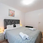 Mohost Sabina - Signature Retreat With Balcony * ブラショフ