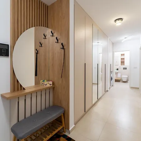 Mohost Sabina - Quiet Luxury With Balcony Views Brasov