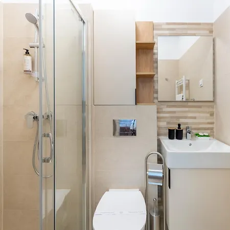 Mohost Sabina - Quiet Luxury With Balcony Views Apartment Brasov