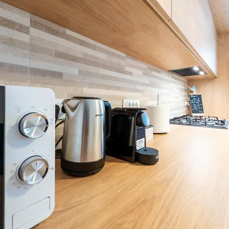 Mohost Sabina - Quiet Luxury With Balcony Views Apartment
