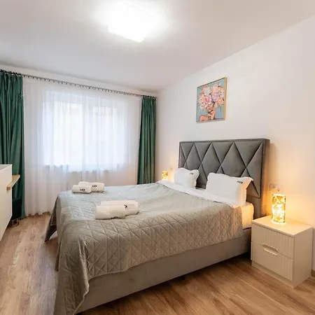 Mohost Sabina - Quiet Luxury With Balcony Views Apartmán Brašov